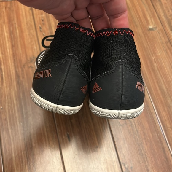 Adidas kids predator white -core black boots for boys wear it just few times - Picture 8 of 8